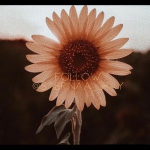 FOLLOW @sabrinaa_gray